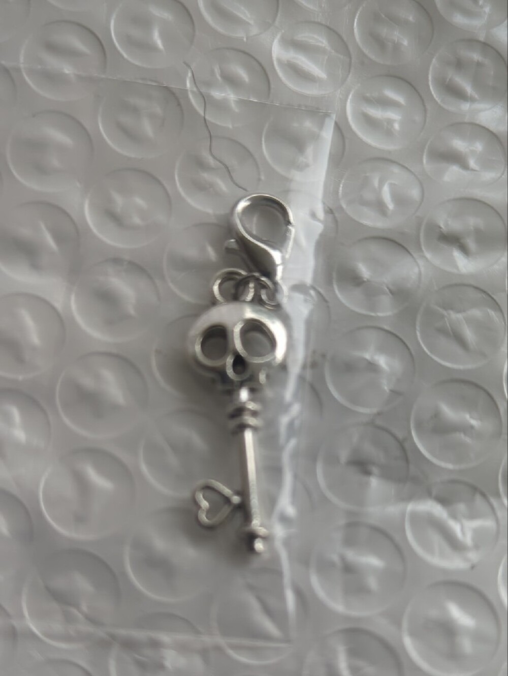 Silver Color Skull Key Charm With Claw Clasp Closure- NWOT Unbranded